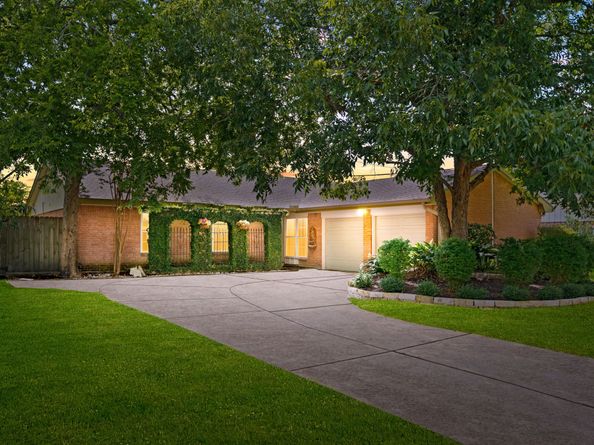 3407 Rockyridge Drive, Houston TX 77063