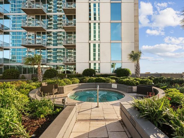 5925 Almeda Road 11806, Houston TX 77004