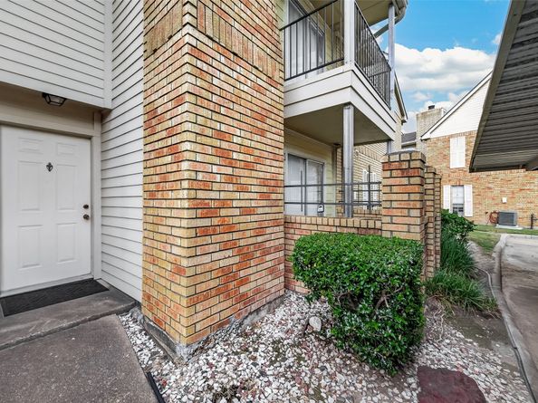 3600 Jeanetta Street 2305, Houston TX 77063