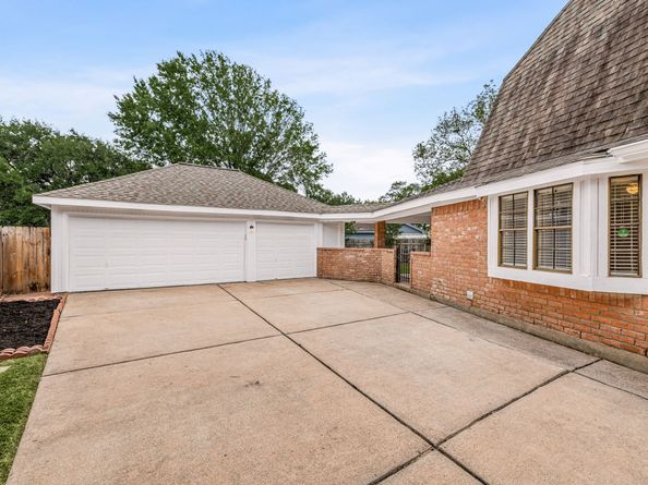 8007 Suspiro Drive, Houston TX 77083