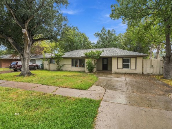 6229 Carew Street, Houston TX 77074