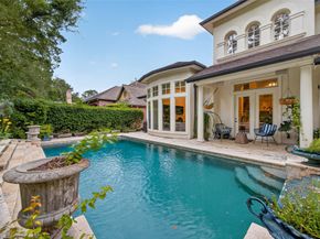 22 Frontenac Way, The Woodlands TX 77382