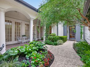 22 Frontenac Way, The Woodlands TX 77382