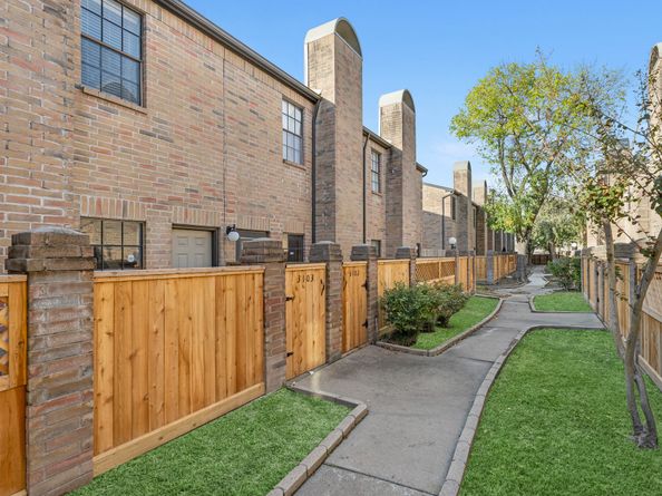 9800 Pagewood Lane 3103, Houston TX 77042