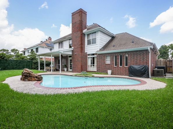 118 Mill Trail Drive, Sugar Land TX 77498