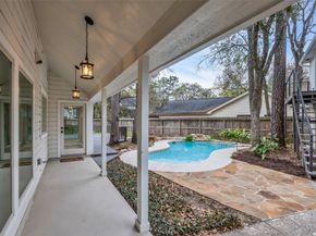4 N Autumnwood Way, The Woodlands TX 77380