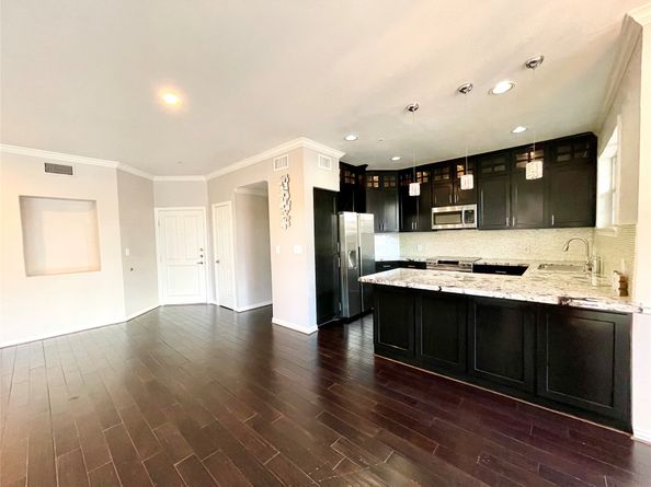 2111 Welch Street B110, Houston TX 77019