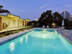 5050 Woodway Drive 2F, Houston TX 77056