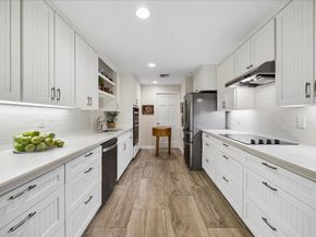 5050 Woodway Drive 2F, Houston TX 77056