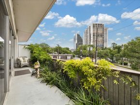 5050 Woodway Drive 2F, Houston TX 77056