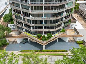 5050 Woodway Drive 2F, Houston TX 77056
