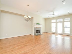 222 Knox Street F, Houston TX 77007