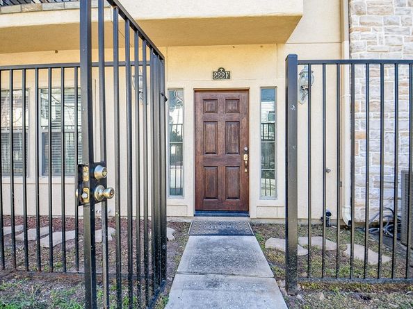 222 Knox Street F, Houston TX 77007