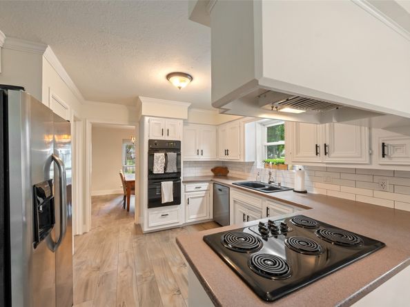 11810 Cypresswood Drive, Houston TX 77070