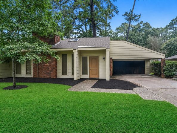 1926 Maple Lakes Drive, Houston TX 77339