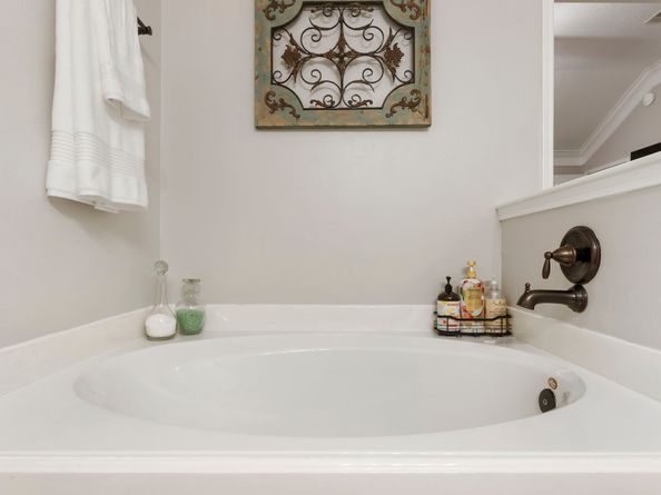 58 N Delta Mill Circle, The Woodlands TX 77385