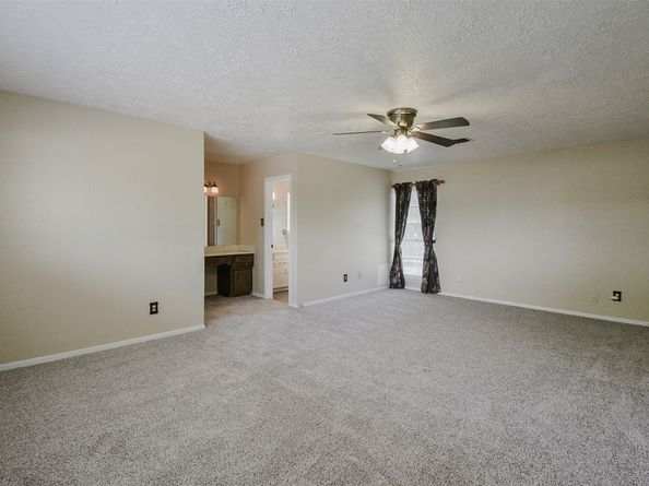 13915 Roundstone Lane, Houston TX 77015