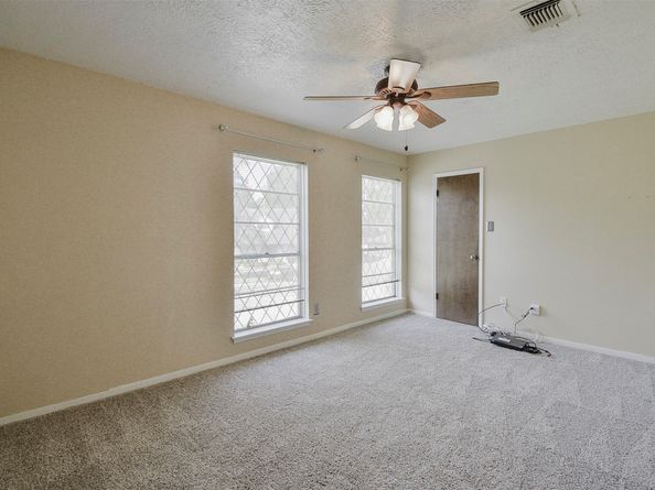 13915 Roundstone Lane, Houston TX 77015