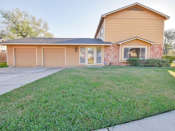 13915 Roundstone Lane, Houston TX 77015