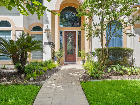 5 Camden Ct, Sugar Land TX 77479