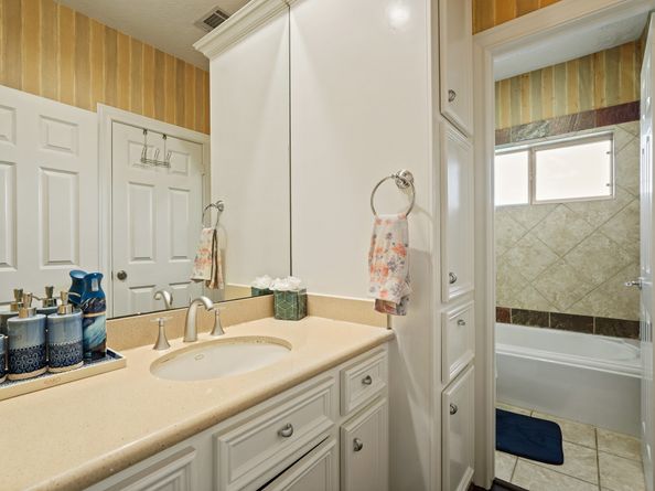 5 Camden Ct, Sugar Land TX 77479