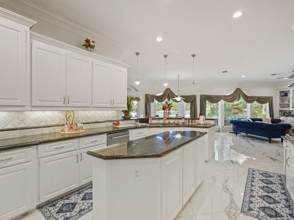 5 Camden Ct, Sugar Land TX 77479