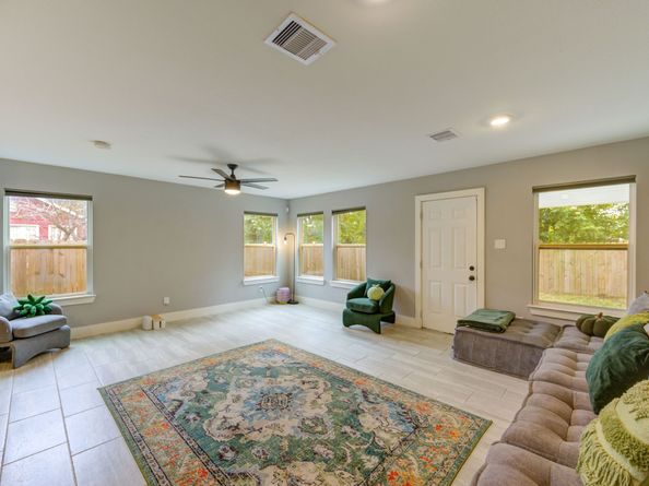 436 Owens Street, Houston TX 77029