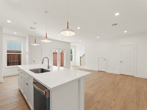 1477 Ferguson Way, Houston TX 77088