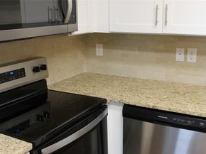 2011 Spenwick Drive 427, Houston TX 77055