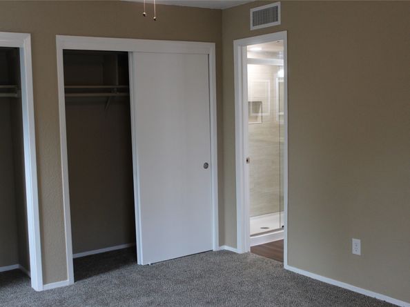 2011 Spenwick Drive 427, Houston TX 77055