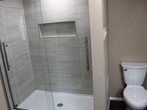 2011 Spenwick Drive 427, Houston TX 77055