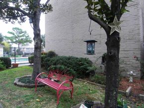 2011 Spenwick Drive 427, Houston TX 77055