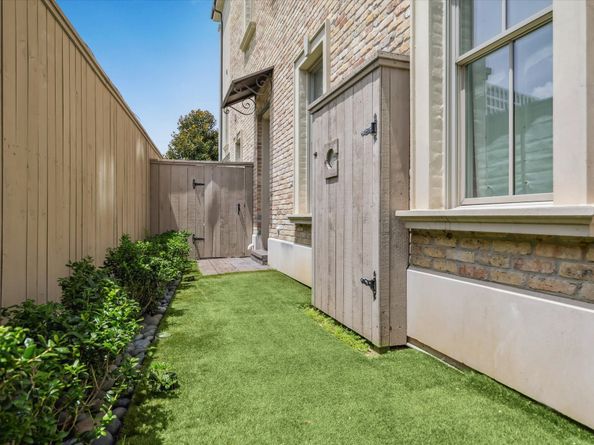 2413 Mimosa Drive, Houston TX 77019