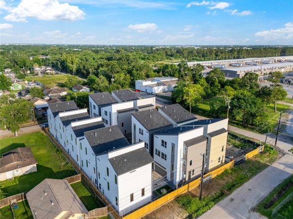 2942 Pitzlin Street, Houston TX 77023