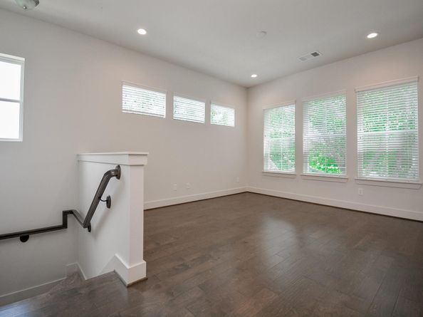 6017 Cypress Street, Houston TX 77074