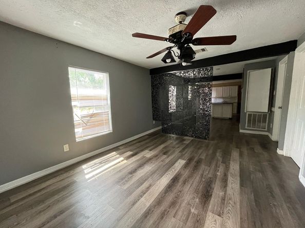 6908 LARKSTONE Street, Houston TX 77028