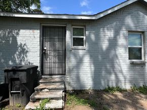 6908 LARKSTONE Street, Houston TX 77028