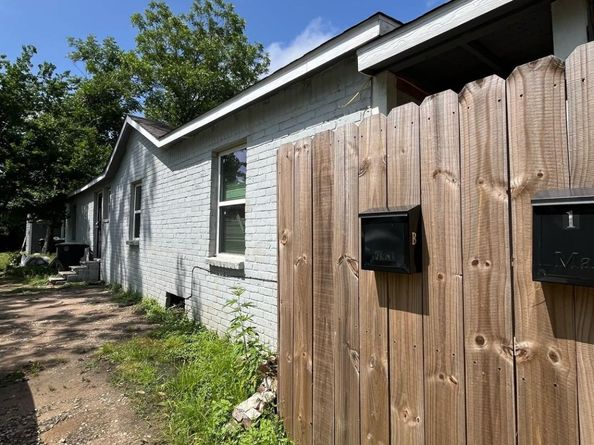 6908 LARKSTONE Street, Houston TX 77028