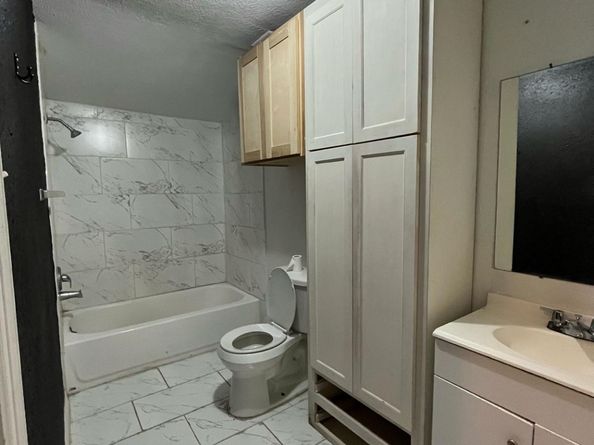 6908 LARKSTONE Street, Houston TX 77028