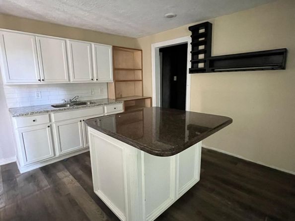 6908 LARKSTONE Street, Houston TX 77028