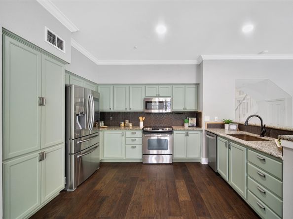 255 S Crimson Clover Court, The Woodlands TX 77381