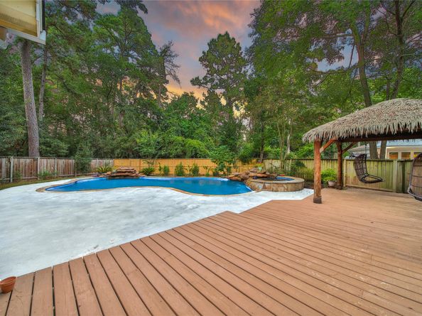 255 S Crimson Clover Court, The Woodlands TX 77381