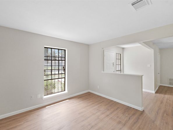 7111 Pinehook Lane, Houston TX 77016