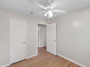 7111 Pinehook Lane, Houston TX 77016