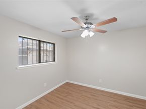 7111 Pinehook Lane, Houston TX 77016