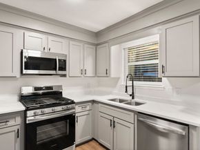 4 Dashwood Forest Street, The Woodlands TX 77381