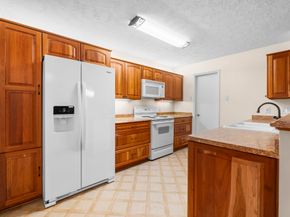 8051 Bay Branch Drive 314, The Woodlands TX 77382