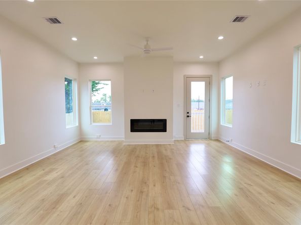 510 E 37th Street, Houston TX 77022