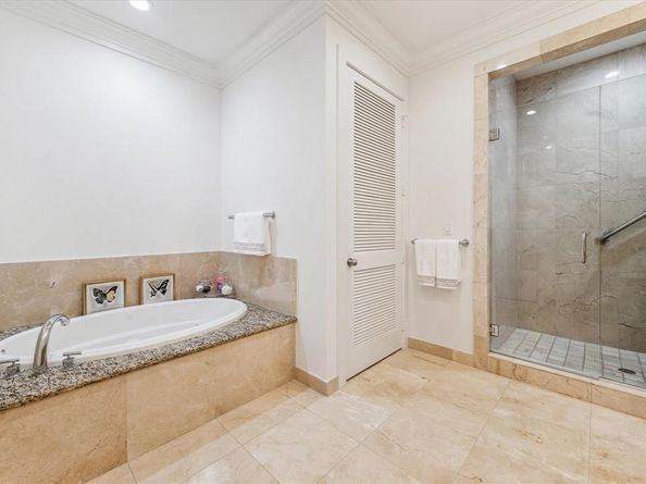 3388 Sage Road 2001, Houston TX 77056