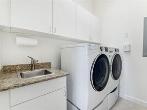 3388 Sage Road 2001, Houston TX 77056